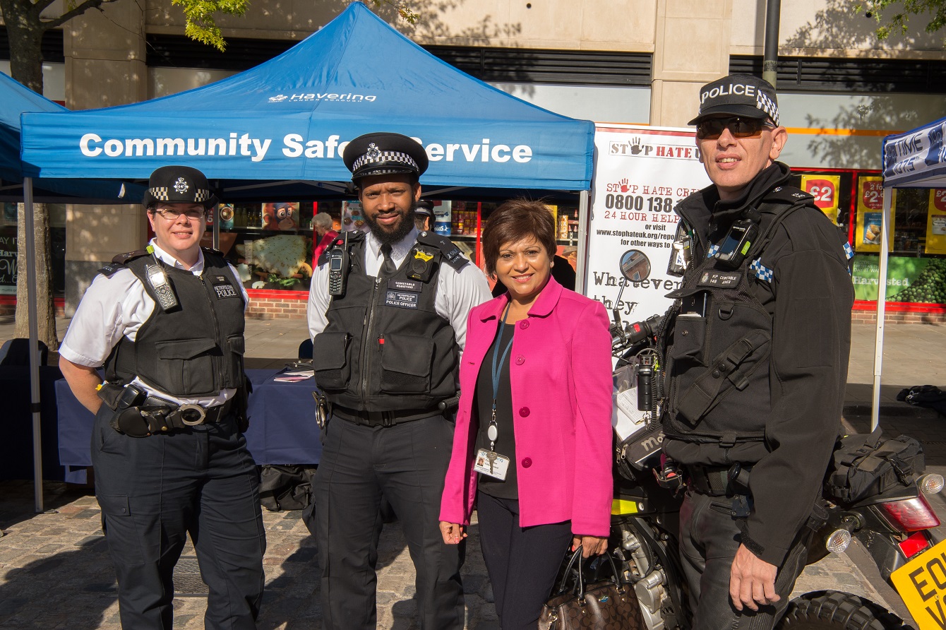 Cllr Viddy Persaud at Safer Neighbourhood Board community event